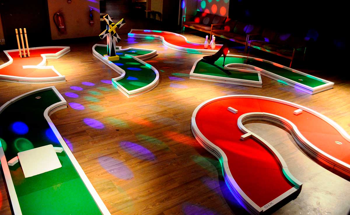 Trade show putt putt rental image