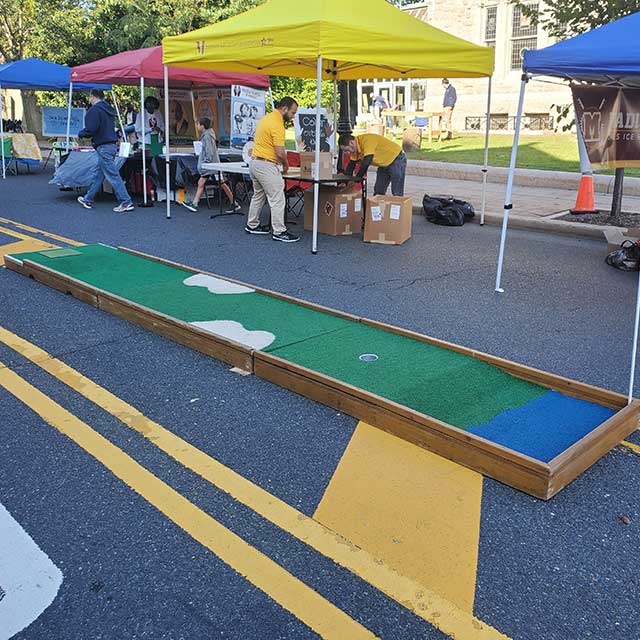 Mini golf rentals trade shows image